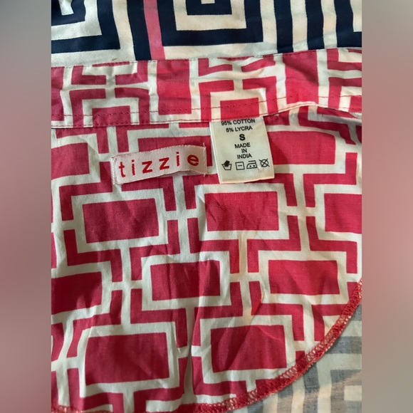 Tizzie long sleeve geometric button down top size small - Picture 15 of 16